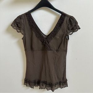 Fontieer FNT - brown lacey mesh/sheer v neck top